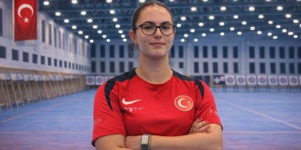 Samsunlu Milli Okçu Canse Duru Tarakçı Avrupa Üçüncüsü Oldu